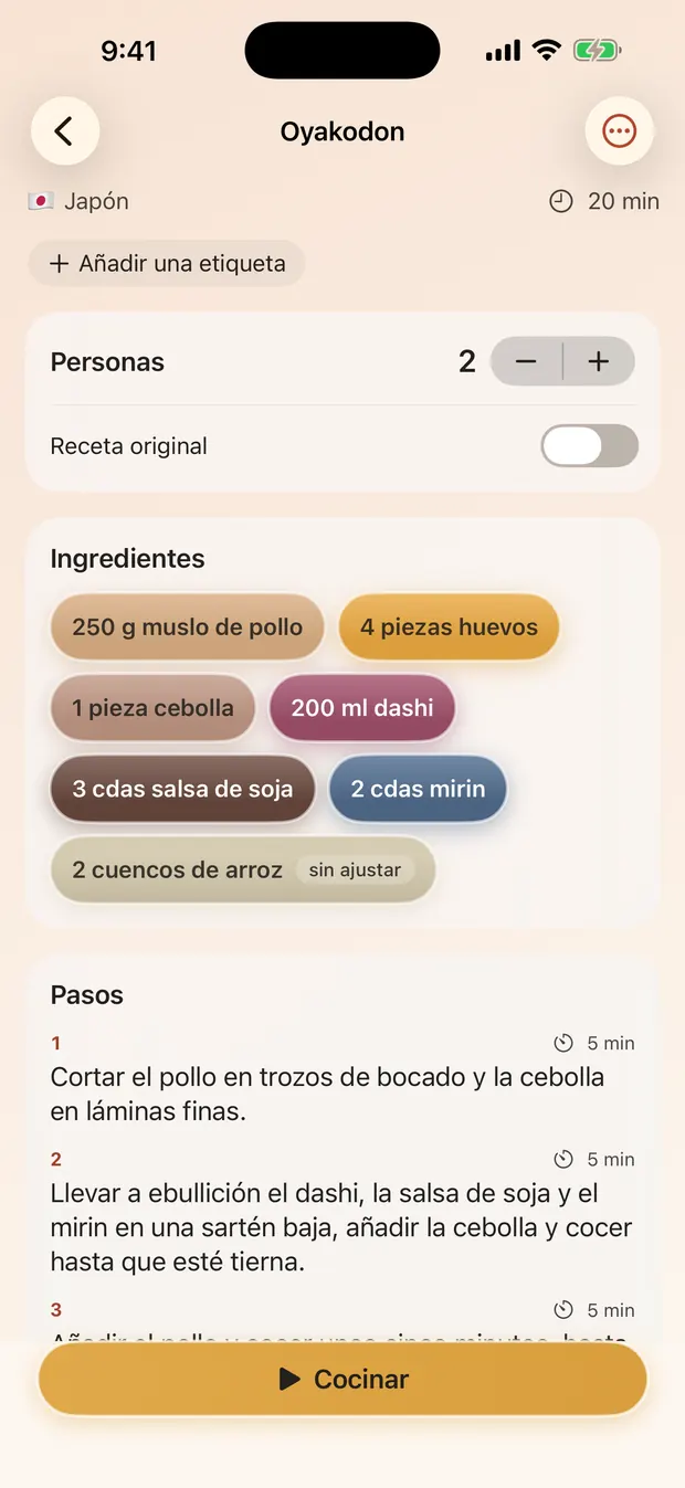 Una receta de oyakodon ajustada para dos personas, con los ingredientes en pastillas.